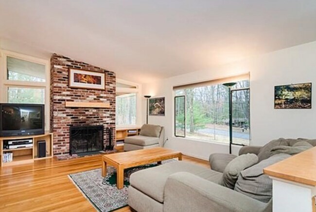 Foto del edificio - 31 Partridge Rd