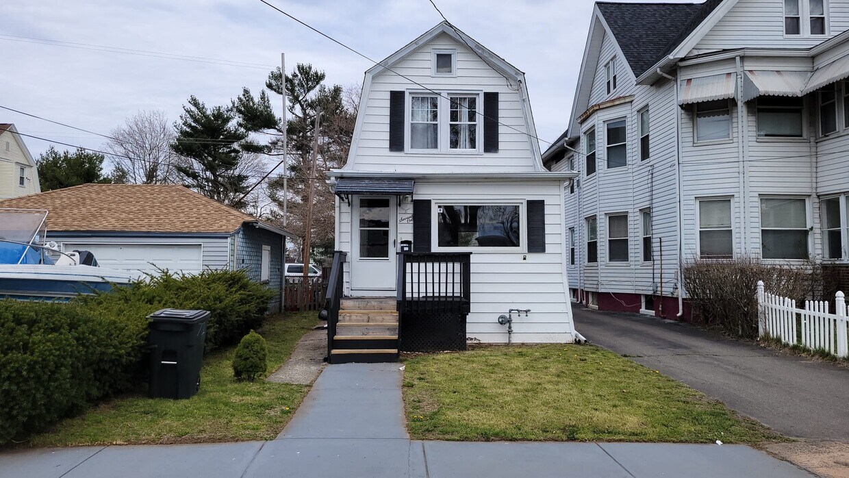 71 White St, West Haven, CT 06516 House Rental in West Haven, CT