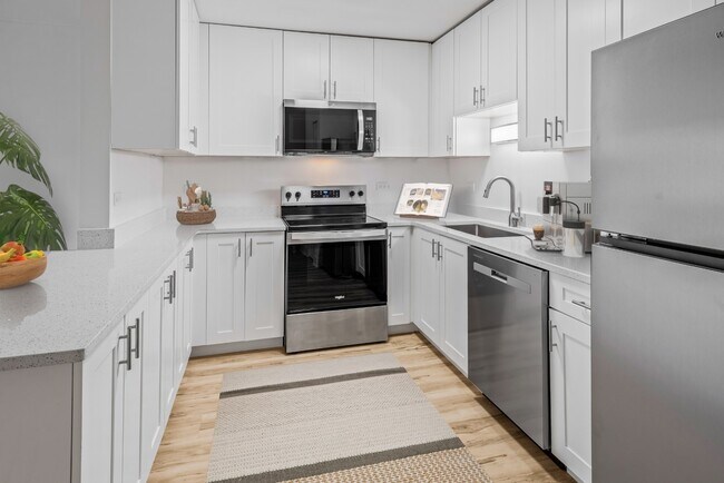 Foto del edificio - Modern 2 Bedroom Apartments | Recently Renovated | Pet Friendly | Prime Location