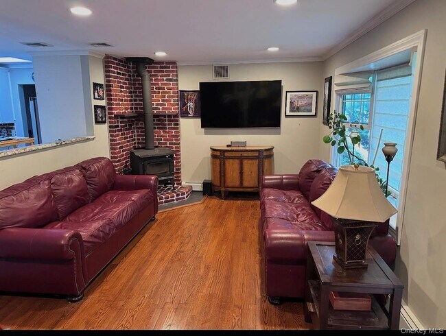 Building Photo - 19 New Mill Rd