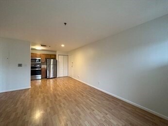 Foto del edificio - 200 Falls Blvd
