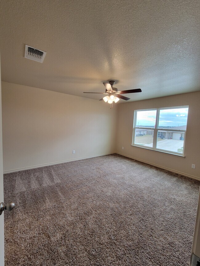 Building Photo - 1016 Cline Dr