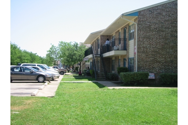 Foto del edificio - Gatewood Village Apartments