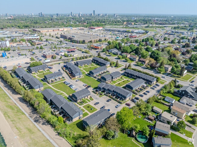 Aerial Photo - 400 Strasburg