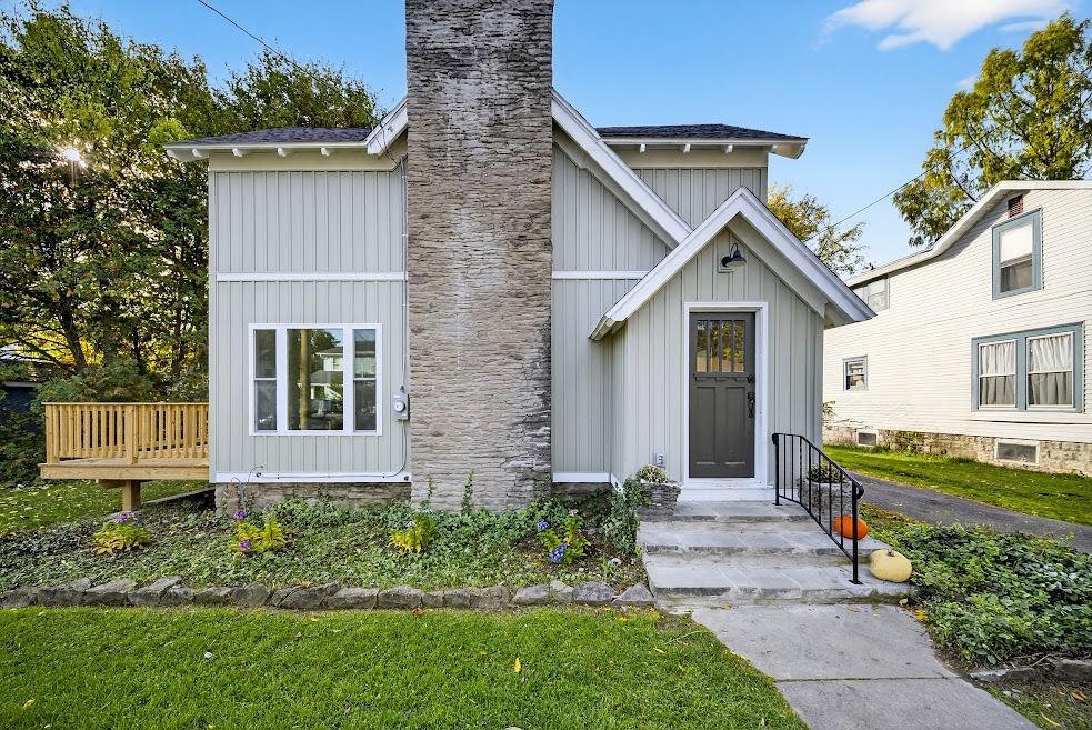 Foto principal - 127 W Warrington Rd