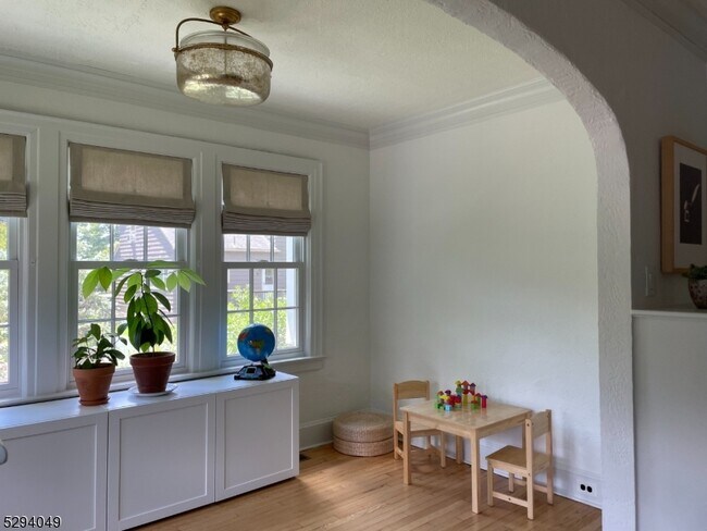 Building Photo - 5 Borden Terrace