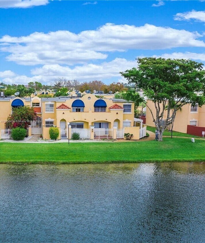 Foto principal - 8570 NW 3rd Ln