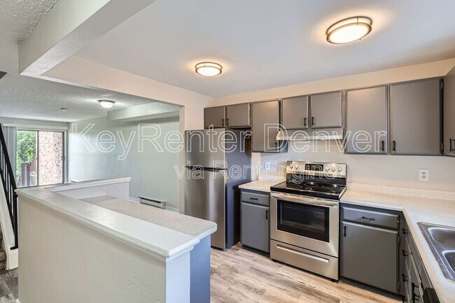 Foto del edificio - 18206 W 3rd Ave