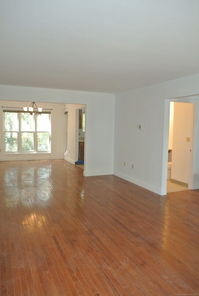 Foto del edificio - 130 Winchester Ave