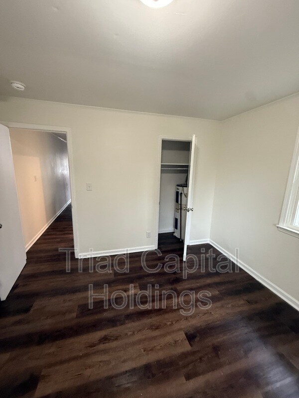Building Photo - 1206 Gholson Ave S East