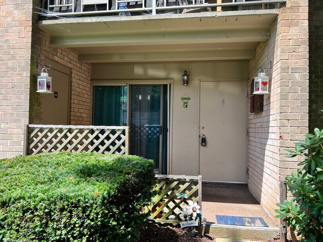 12201 Academy Way Unit 4, North Bethesda, MD 20852 Condo for Rent in