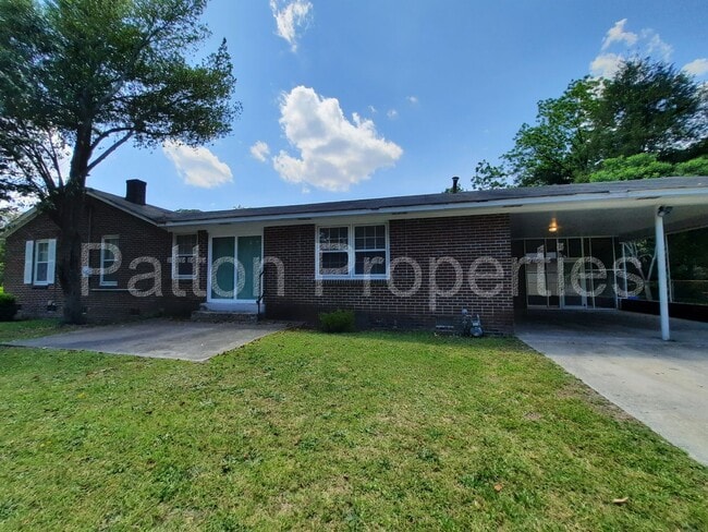 Building Photo - College Place Home