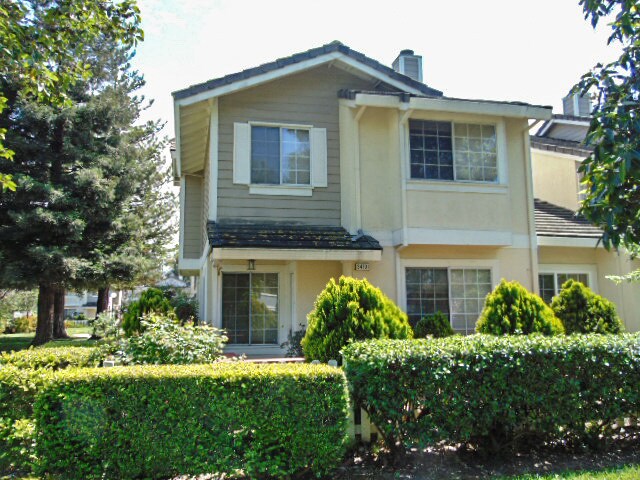 Top Notch Townhome in the desired Ardenwoo... - Top Notch Townhome in the desired Ardenwoo...