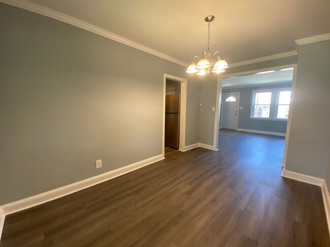 Foto del edificio - 3 bed, 1 bath | $1500 | 5208 Craig Ave Bal...