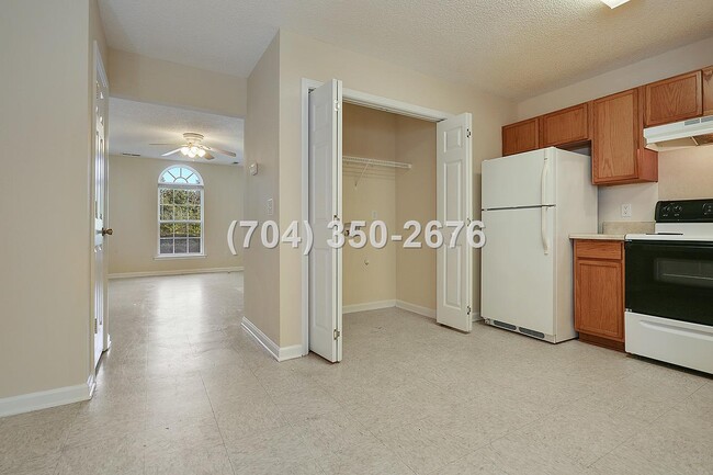 Building Photo - 1308 S Hayne St