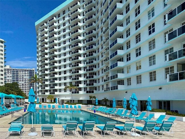 Building Photo - 3725 S Ocean Dr