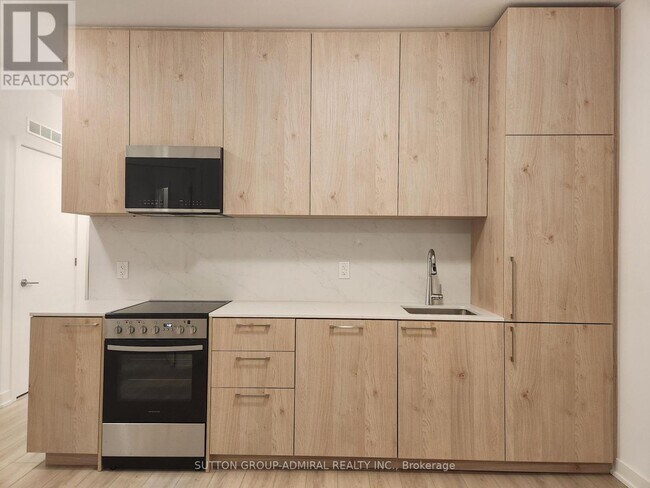 Photo du bâtiment - 7439 Kingston Rd