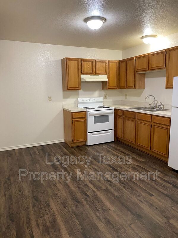 Building Photo - 1110 Williams Ave