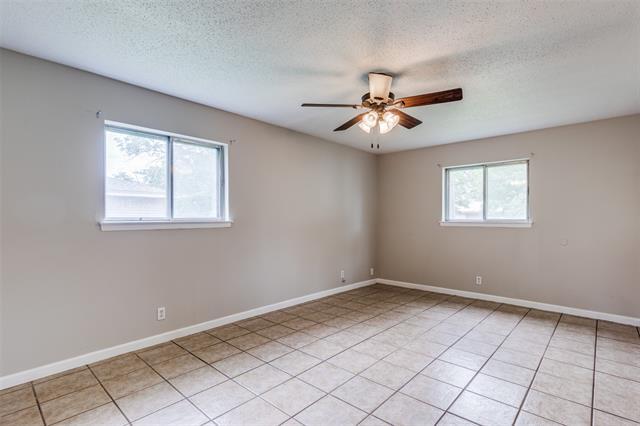 Building Photo - 5412 Greenwood Way