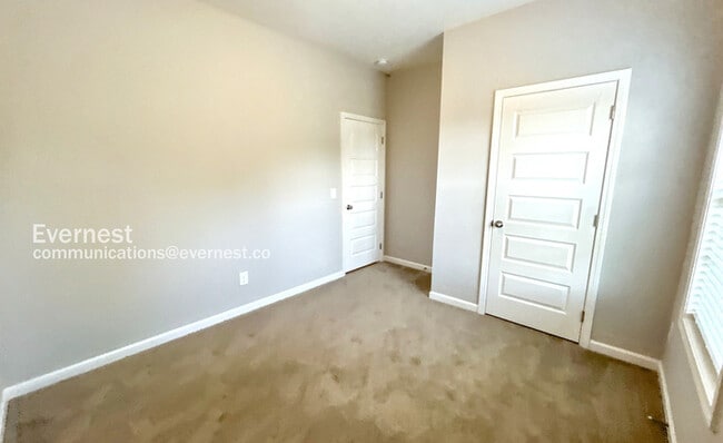 Building Photo - 1408 Pipeline Ave