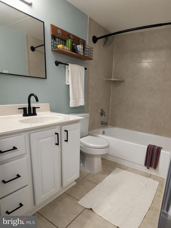 Building Photo - 12159 Penderview Terrace