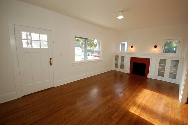 Foto del edificio - 4956 N North Maywood Ave
