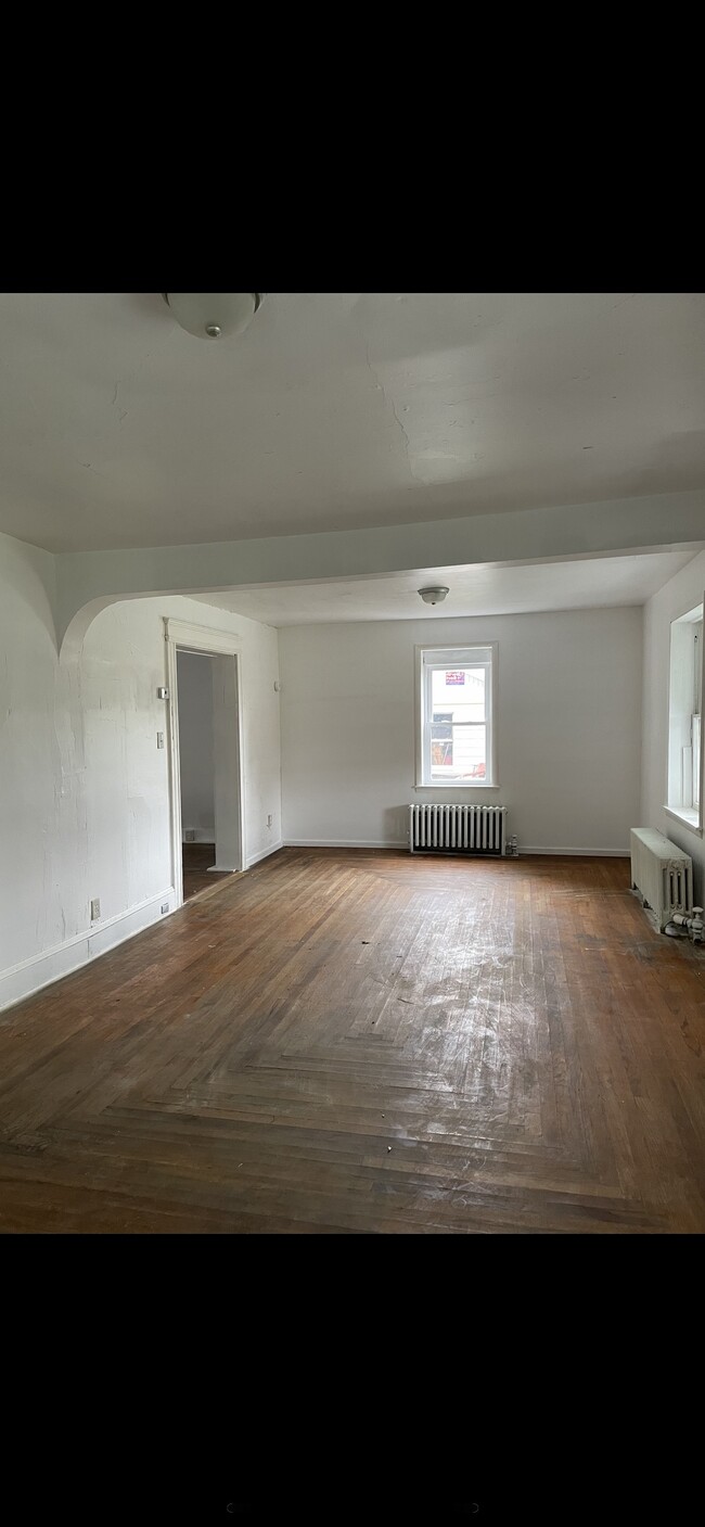 Building Photo - 47 Sutton Rd