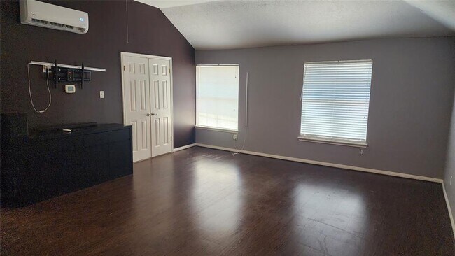 Building Photo - 5015 Orange Tree Dr