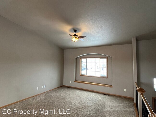 Building Photo - 4 br, 3 bath House - 366 Edelweiss Ln