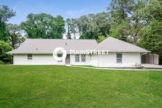 Building Photo - 2242 Marion Ln