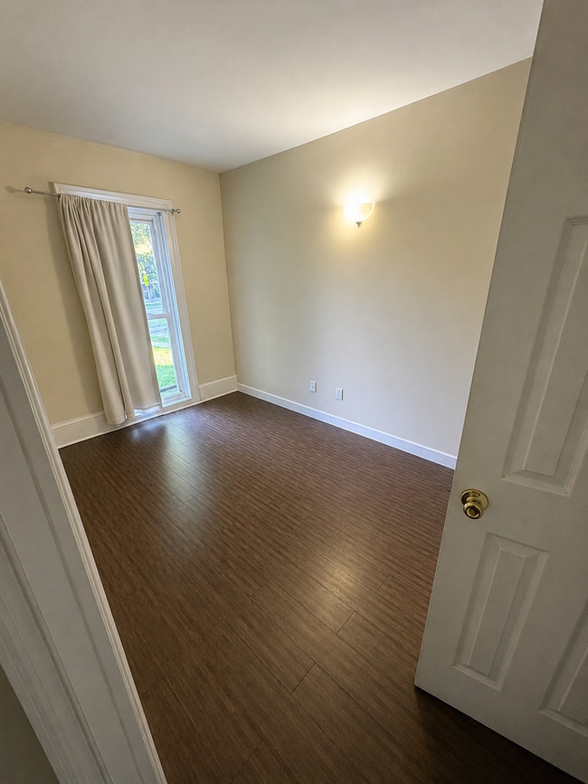 Building Photo - 334 N Mantua St