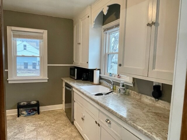 kitchen - 1113 Losey Blvd S