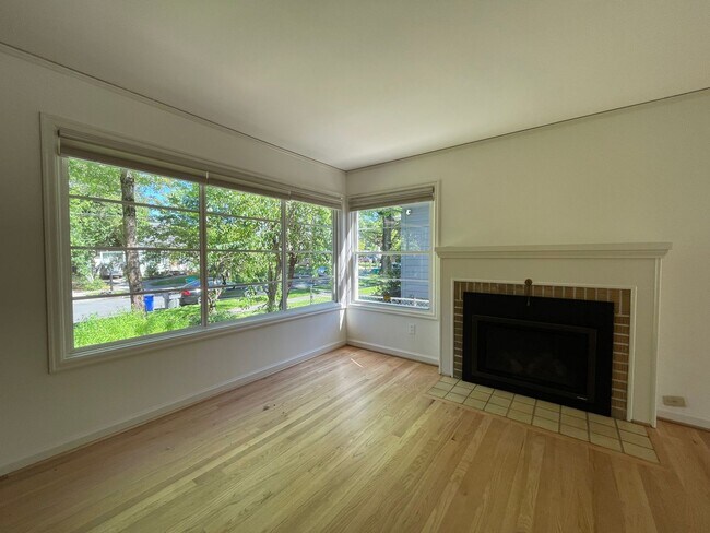 Building Photo - Fully Renovated ~ 4Bd/ 2Ba Home in Concord...