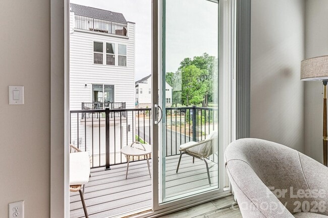 Building Photo - 3015 Jolene Ct