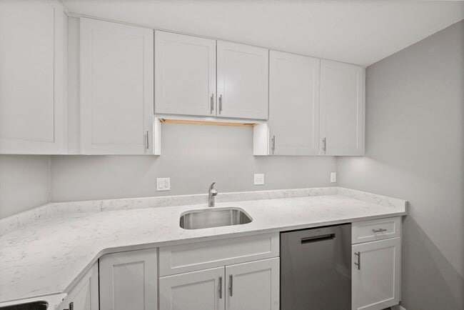 Building Photo - 1 Centre St