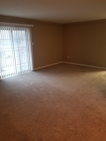 Foto del edificio - 700 Sweinhart Rd