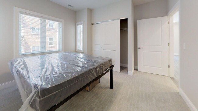 Interior Photo - 309 W Washington