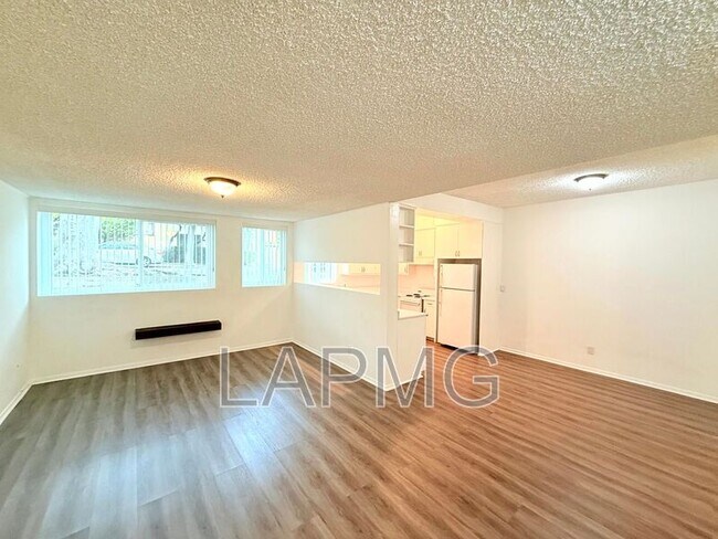 Foto del edificio - 808 Princeton St