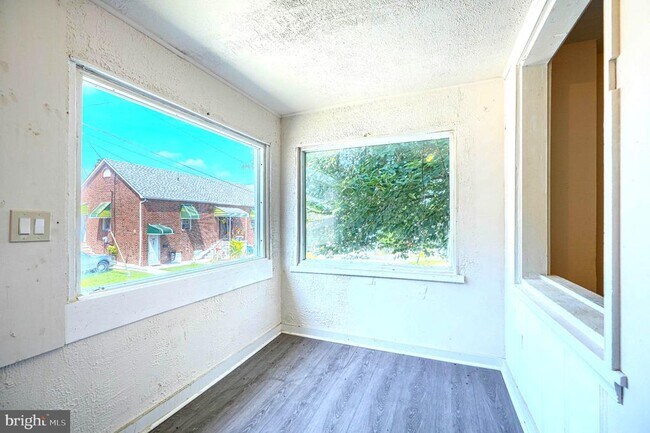 Foto del edificio - 7621 Cypress Ave