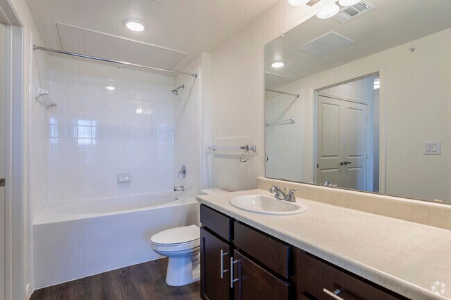 1HAB, 1BA - 655SF A1 - Baño - Lavon