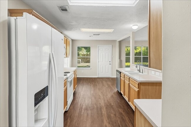 Building Photo - 7015 Atasca Creek Dr