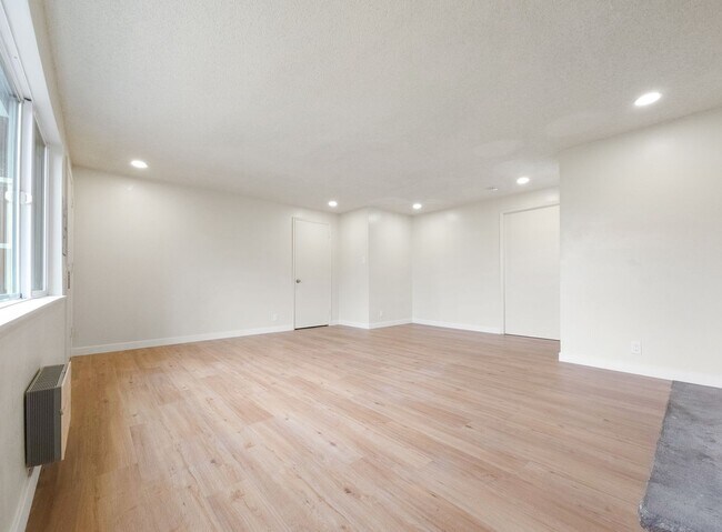 Foto del edificio - Serene Lake Union Apartment with Scenic Vi...