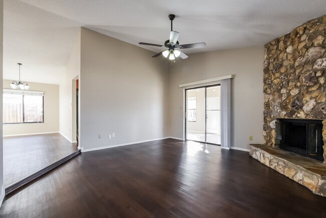 Building Photo - 1332 Andes Dr