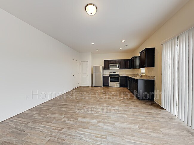 Building Photo - 728 Kenyon Spring Dr