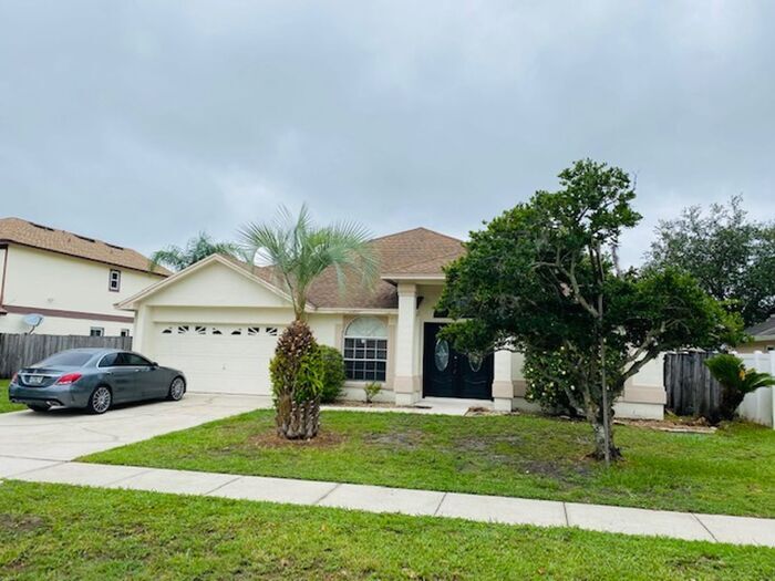 Primary Photo - Pool Home in Royal Manor Estates in East O...