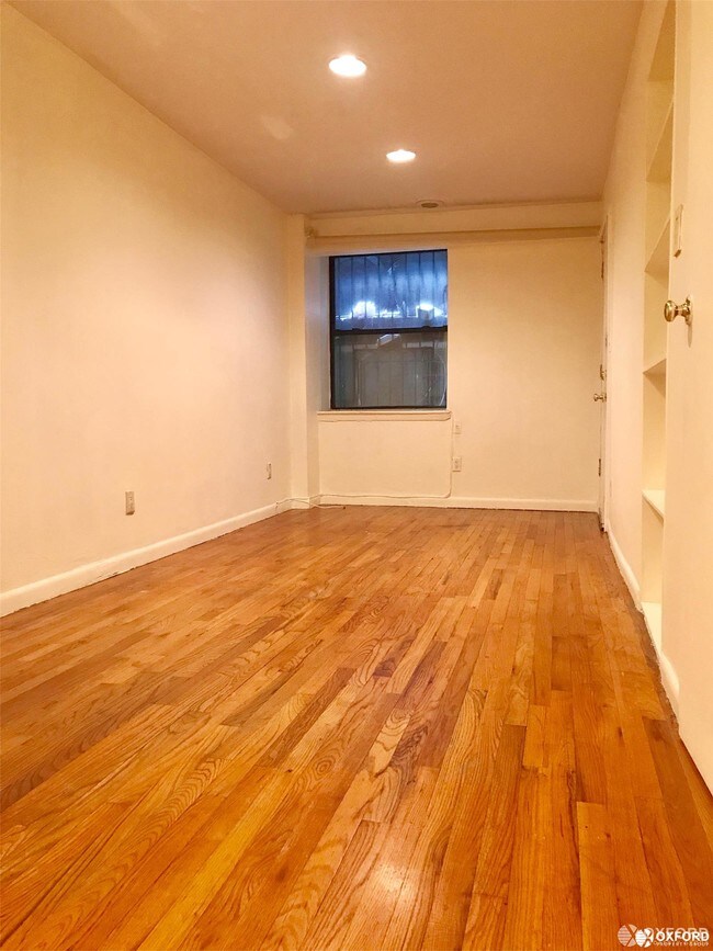 Building Photo - 249 West 21st Street
