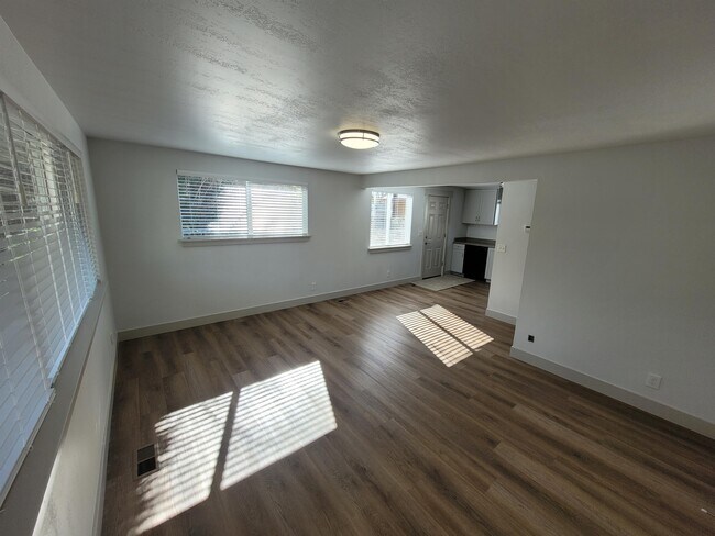 Building Photo - 247 W 200 N