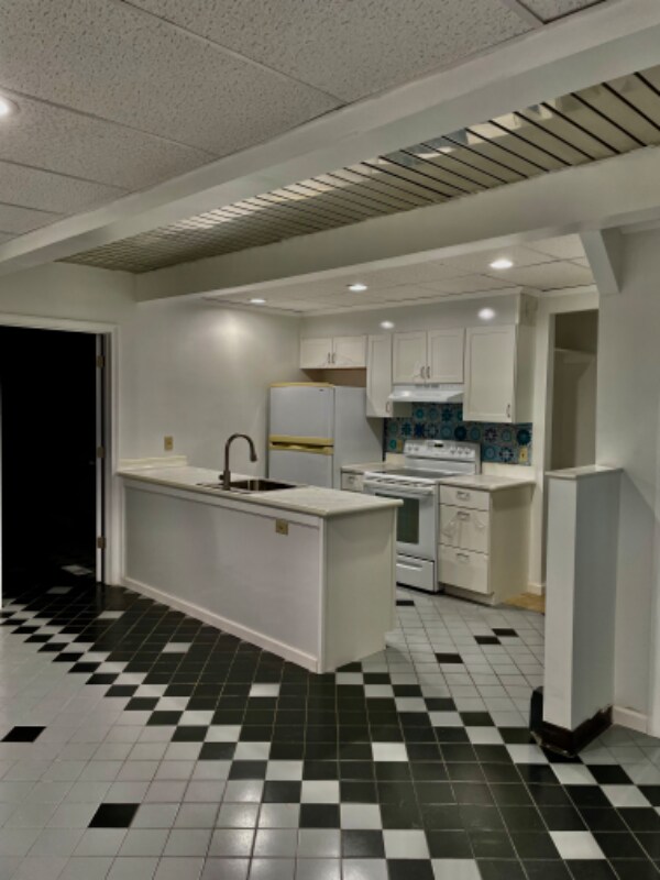 164 Meadow St, Naugatuck, CT 06770 Room for Rent in Naugatuck, CT