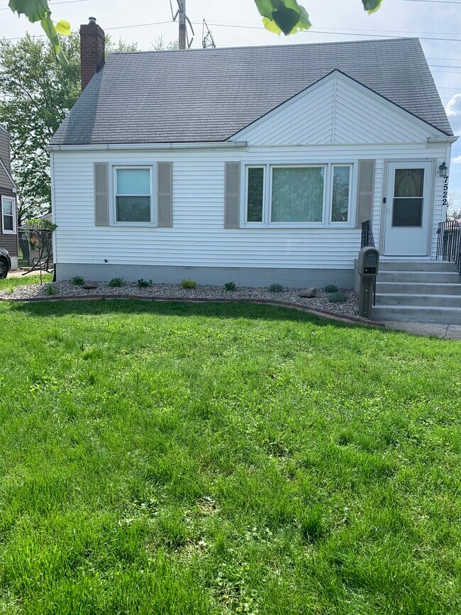 Building Photo - 7522 S McCook Ave