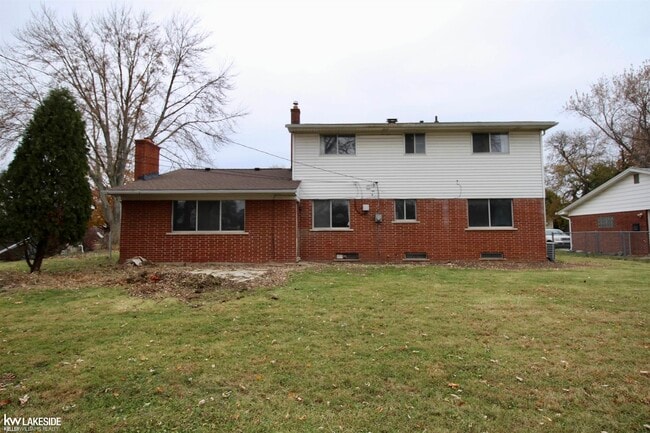 Foto del edificio - 18672 Beatrice St